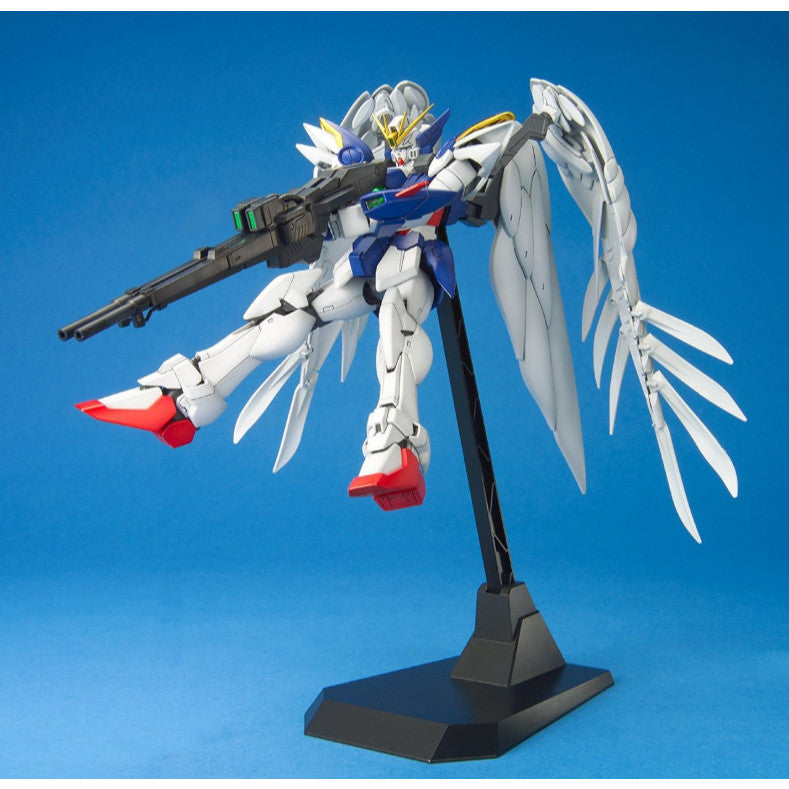 Bandai MG 1/100 Wing Gundam Zero Custom