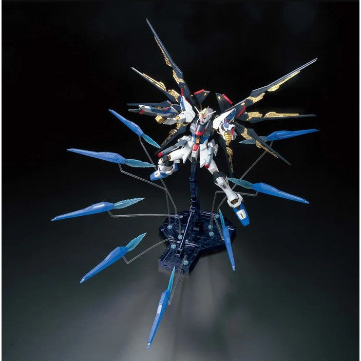 Bandai MG 1/100 Strike Freedom Gundam Full Burst Mode