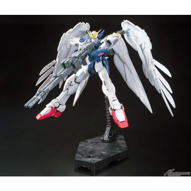 Bandai RG 1/144 17 Wing Gundam Zero EW