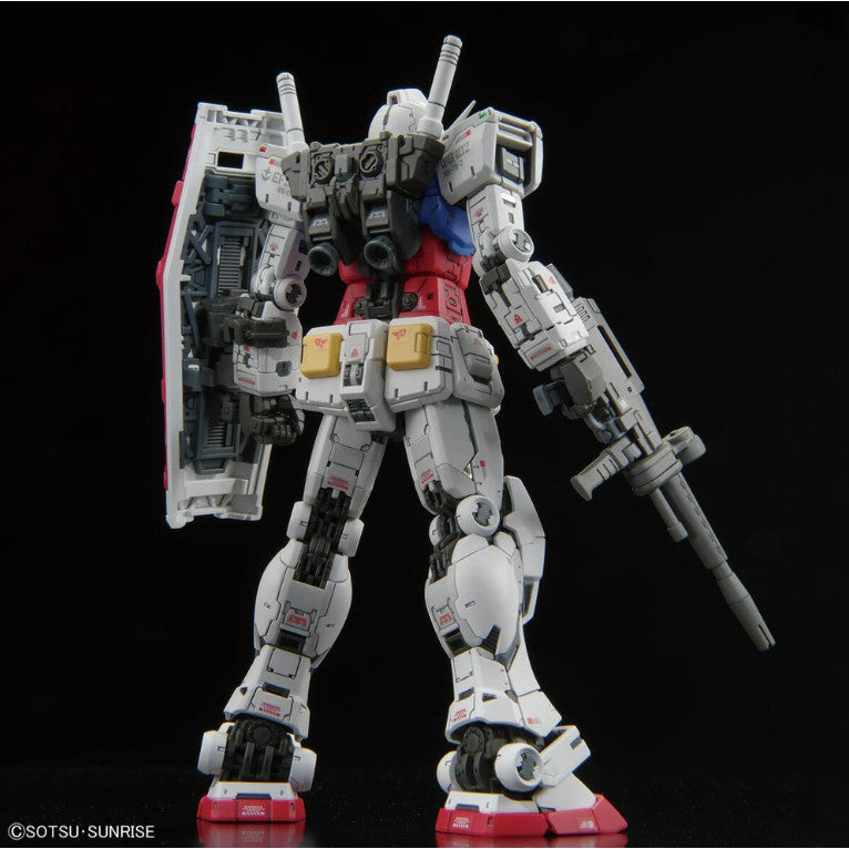 Bandai RG 1/144 40 RX-78-2 Gundam Ver. 2.0