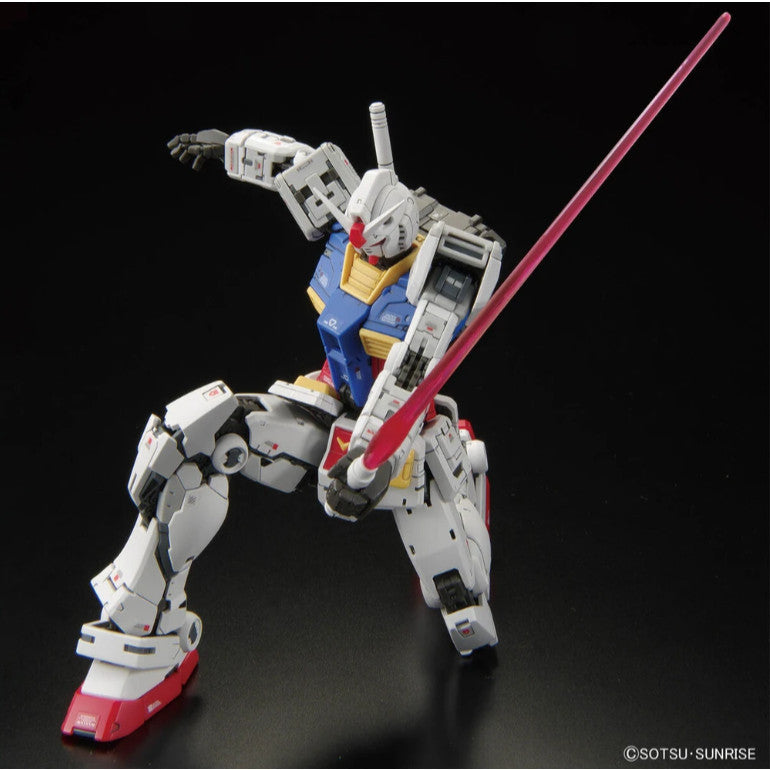Bandai RG 1/144 40 RX-78-2 Gundam Ver. 2.0