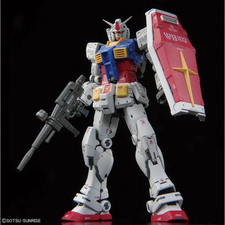 Bandai RG 1/144 40 RX-78-2 Gundam Ver. 2.0