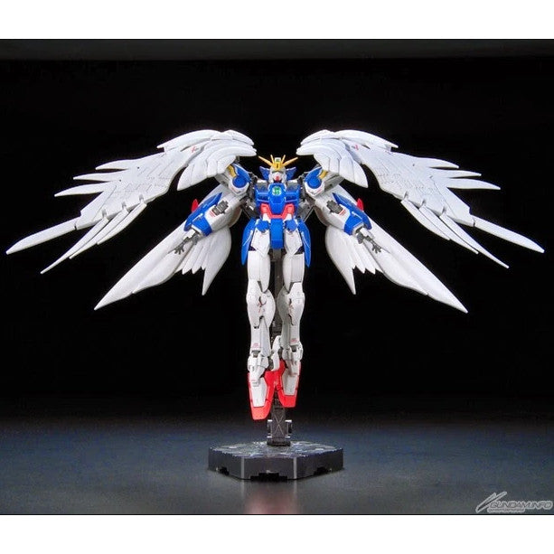 Bandai RG 1/144 17 Wing Gundam Zero EW